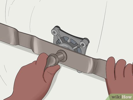 How to Remove Lawn Mower Blade